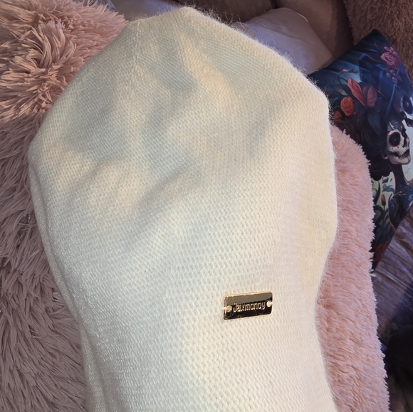 Slouchie Beanie - Picture 4 of 5